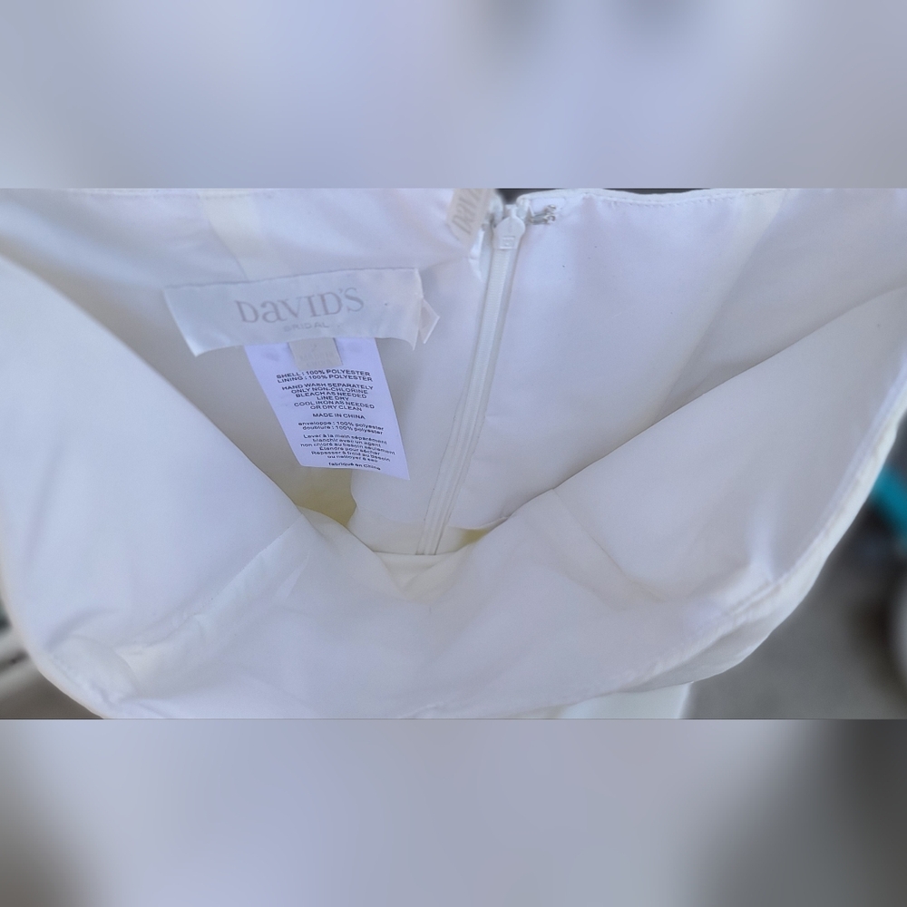 David's Bridal White Crinkle Chiffon Wedding Dress – Size 2 - Picture 15 of 17